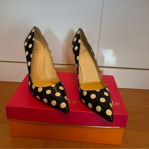 Kate Spade patent leather polka dot pumps